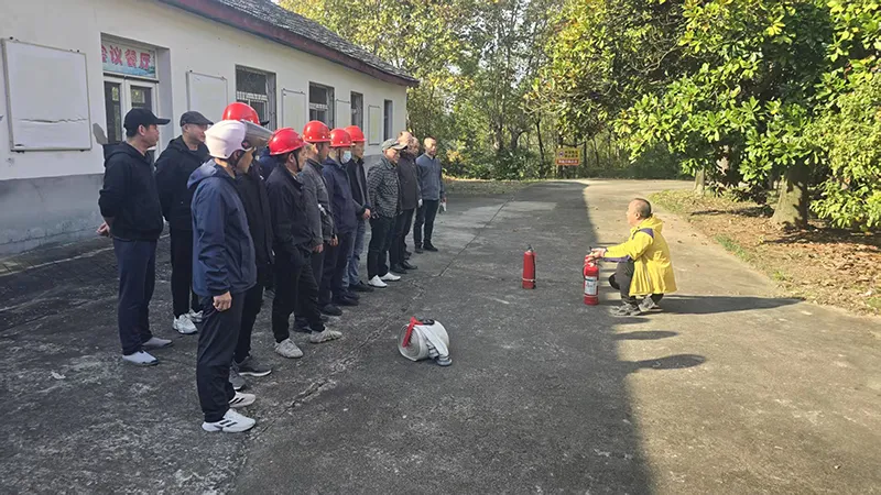 后勤服务中心开展“119”专项消防演练活动