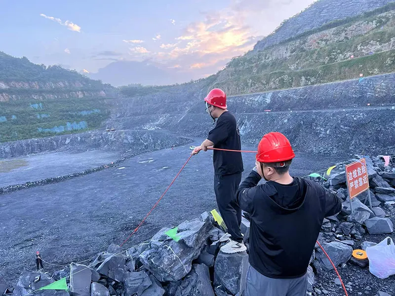 【落实重要回信精神 建功找矿突破行动】 【落实重要回信精神 建功找矿突破行动】